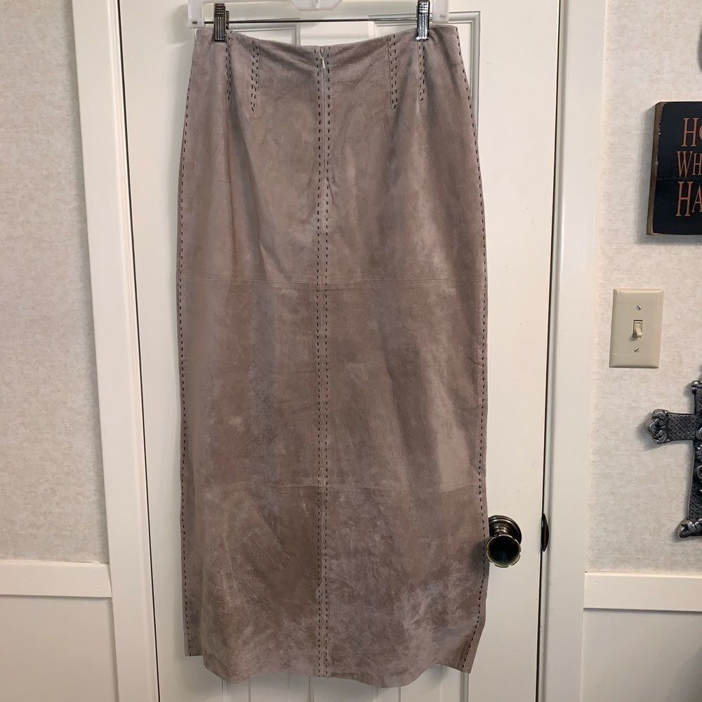 Women’s Think Tank suede skirt sz 6
